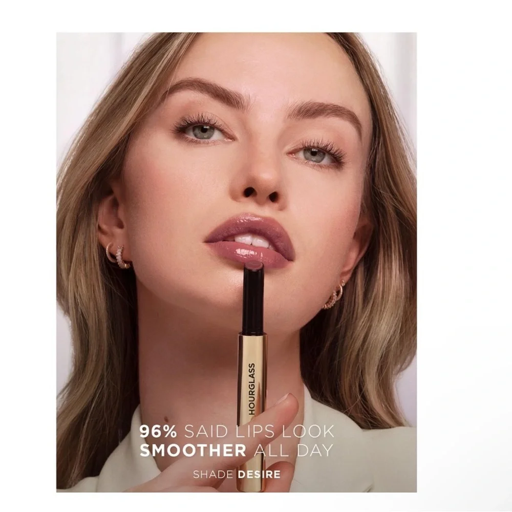 HOURGLASS ‘LUCID’ Phantom Volumizing Glossy Balm